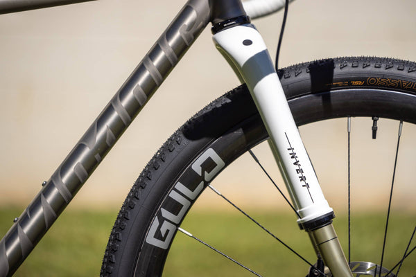 Cane Creek Invert Tuxedo Detail