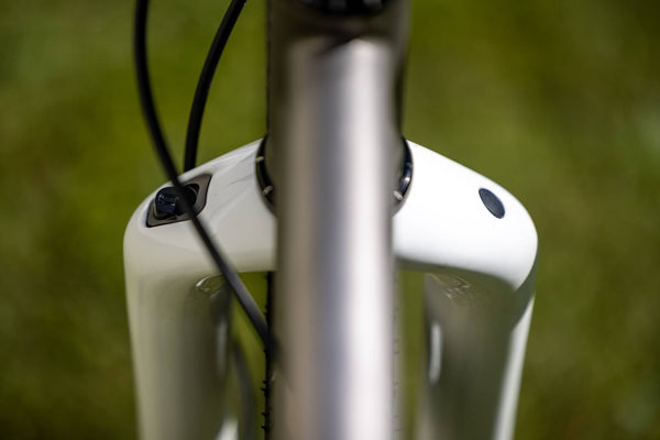 Cane Creek Invert Tuxedo Detail